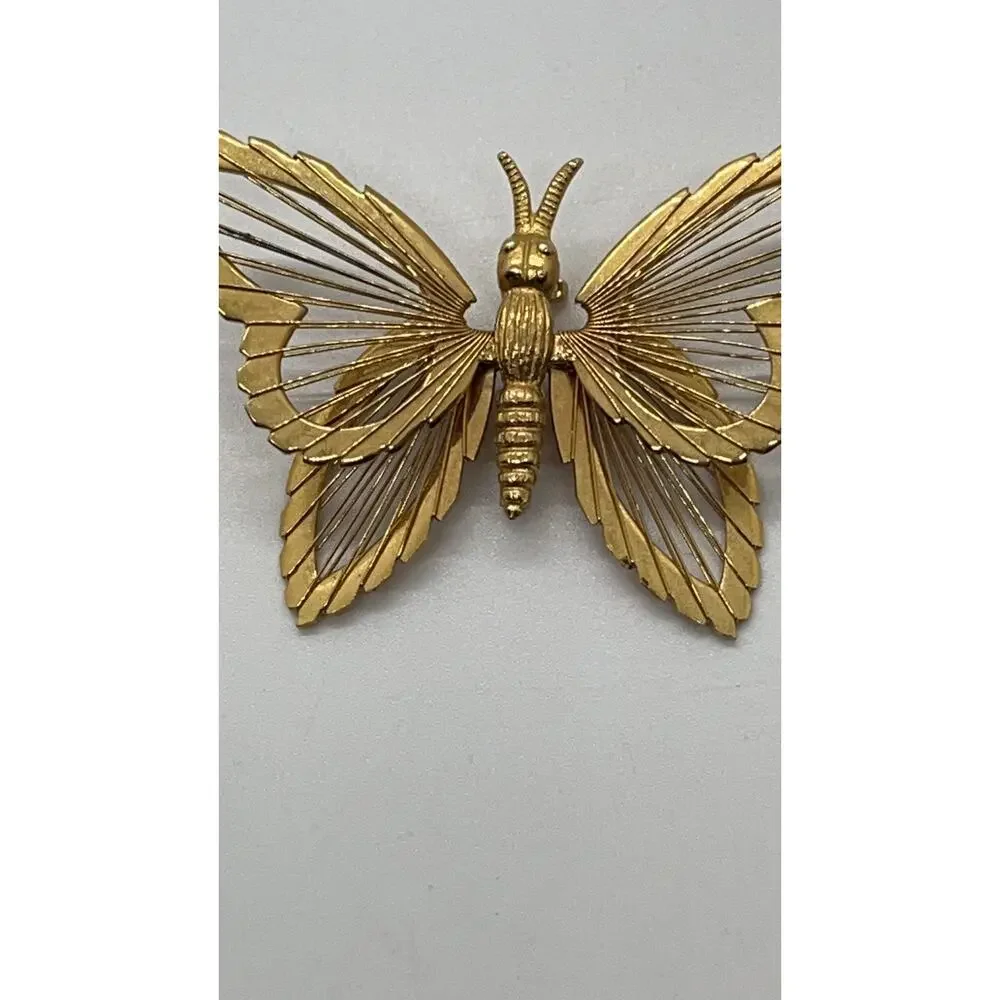 Vintage Monet Gold Tone Open Wire Work Wings Butterfly Pin Brooch